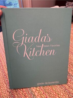 Giada's Kitchen New Italian Favorites cookbook by chef Giada De Laurentiis.